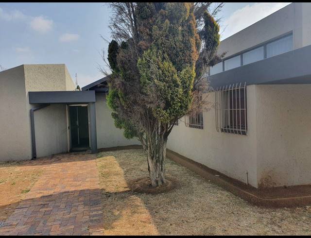 173M² OFFICE TO LET IN VAALPARK